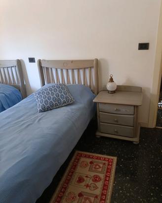 Camera da letto in legno massiccio grigio/azzurro