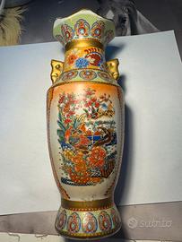 vaso decorato in stile orientale