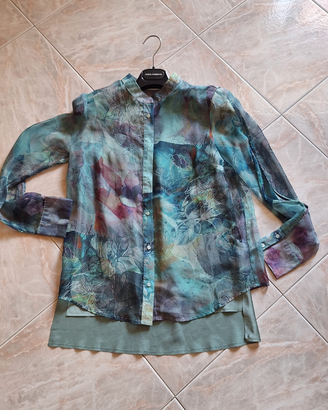 Camicia aperta sulle braccia con canotta sotto Yam