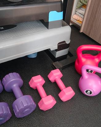 vari attrezzi palestra 