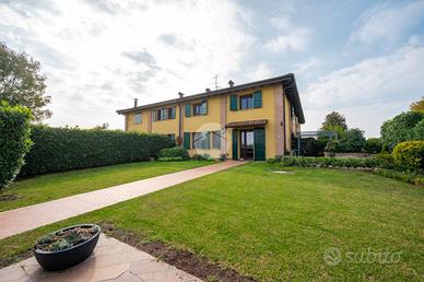 PORZIONE DI TRIFAMILIARE A VALSAMOGGIA