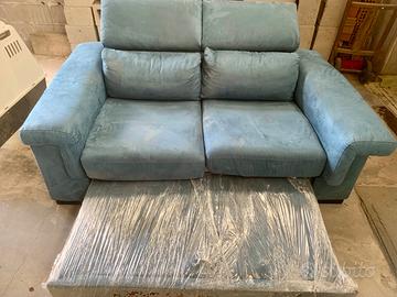 Divano letto due posti blu
