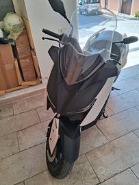 xmax 300