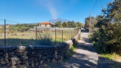 TERRENO 2805 mq con rudere 12 mq a Belpasso