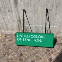 insegna benetton