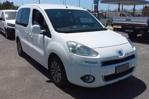 PEUGEOT PARTNERTEPEE 1.6 HDI CON 5 Posti Vettura