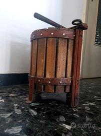 Antico torchio in legno e ferro – spremitura uva