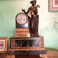 orologio antico in bronzo a pendolo 