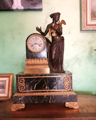 orologio antico in bronzo a pendolo 