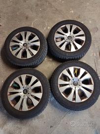 4 pneumatici invernali 215 55 r16 DOT 2025+ cerchi