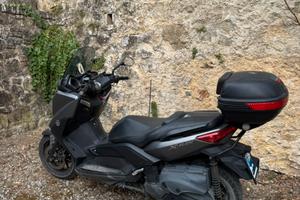Yamaha X-Max 400