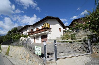 3 LOCALI A CHÂTILLON