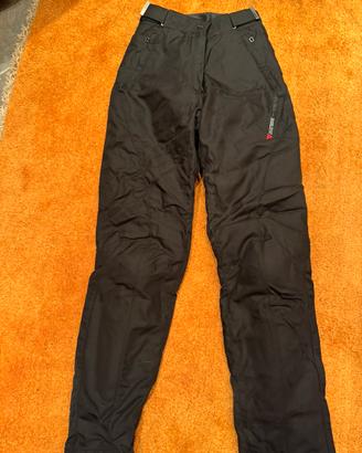 Pantaloni Dainese e stivali moto