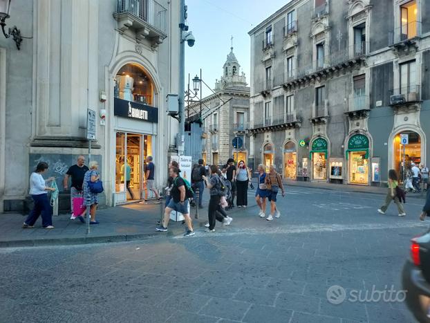 Negozio ai 4 Canti angolo Via Etnea bassa