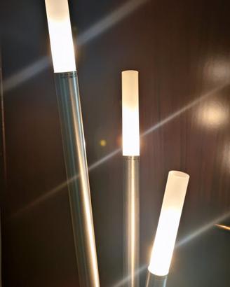 Lampada da interni moderna