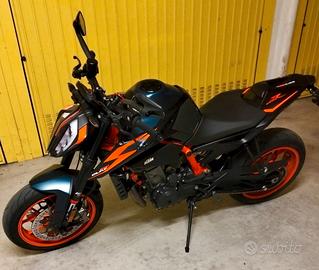 Duke 890 R 121cv LC8c