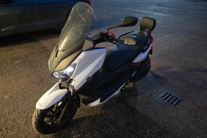 Yamaha X-MAX 400 (2014) -10.000km-Pari al  nuovo