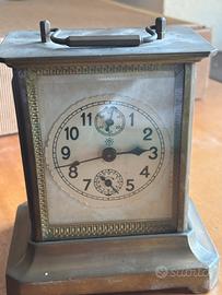 Orologio da tavolo i da viaggio, tipo cappuccina.