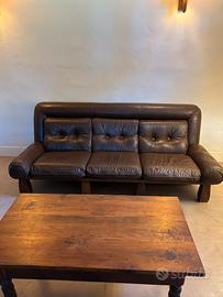 Divano 3 posti pelle 204 x 100x 86h + poltrona