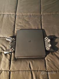 PLAYSTATION 4