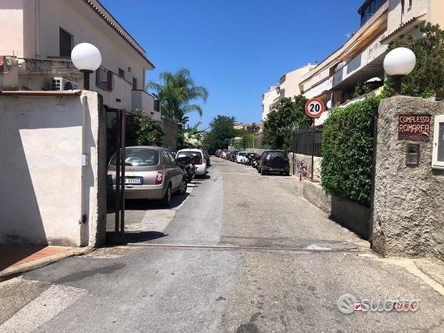 Rometta Marea, appartamento in villa, giardino