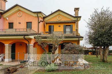 Agna - Porzione di trifamiliare di testa