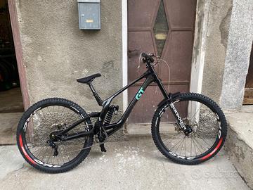 GT FURY CARBON 2024