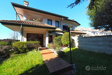 Villa bifamiliare Castellanza