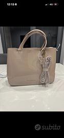 BORSA A MANO TRU TRUSSARDI- beige vernice