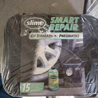Kit riparazione pneumatici con compressore