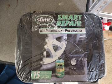 Kit riparazione pneumatici con compressore