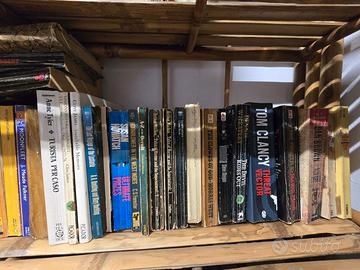 Lotto di circa 385 libri