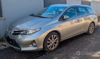 Auris Hybrid station wagon