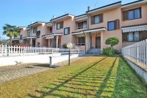 VILLA A SCHIERA A CIGLIANO