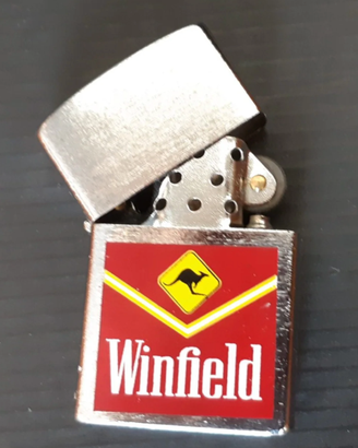 Accendino tipo Zippo Winfield