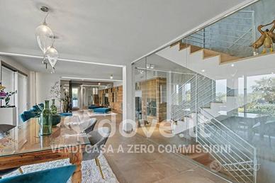 Villa di 324 m² con 4 locali e box auto doppio a C