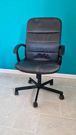 Sedia ufficio Ikea nera girevole con braccioli