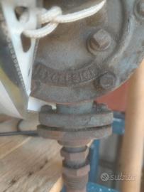 pompa manuale vintage