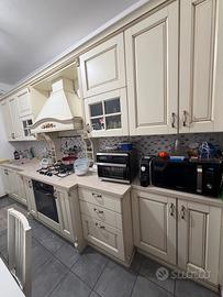 Cucina completa in legno Massellovcon too in Quarz