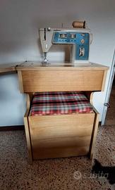 Macchina da cucire Singer, mobile in legno