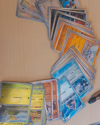 lotto carte Pokemon ascesa eroica  serie (217)