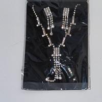 Elegante parure di bigiotteria composta da collana
