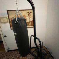 Supporto senza ancoraggi e sacco da boxe 40 kg