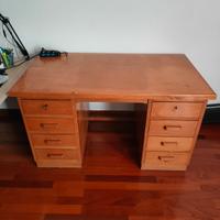 Scrivania vintage in legno