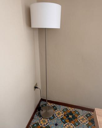 Lampada da terra, bianca