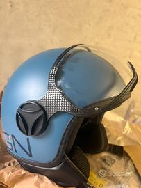 Casco jet momo design