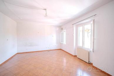 Casa indipendente di 120 m² con 4 locali a Campi B