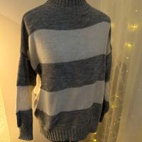 Maglione collo alto a righe