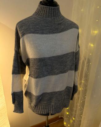 Maglione collo alto a righe