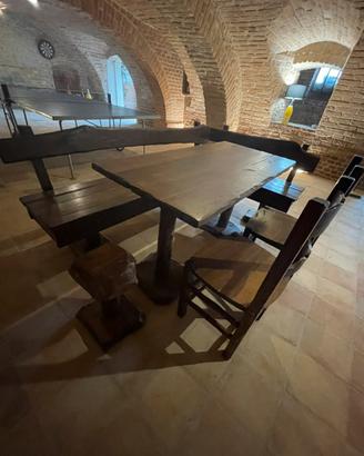 Tavolo legno rustico con sedie e panca